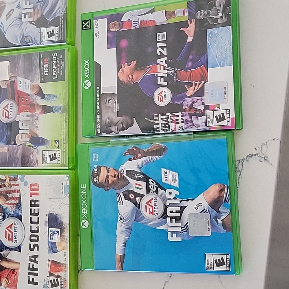 XBOX FIFA GAMES - Picture 4 of 4